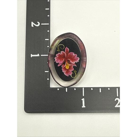 Vintage Lot of Two Brooches Floral Pink Red Lucite Gold Tone Filigree - Picture 8 of 9